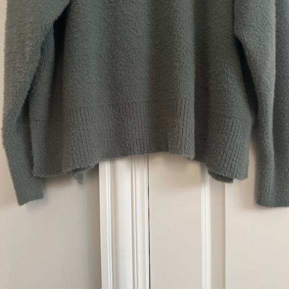Aerie Sweater Cowl Neck Oversized Pullover Fuzzy Size: Medium Color: Green - Picture 4 of 9